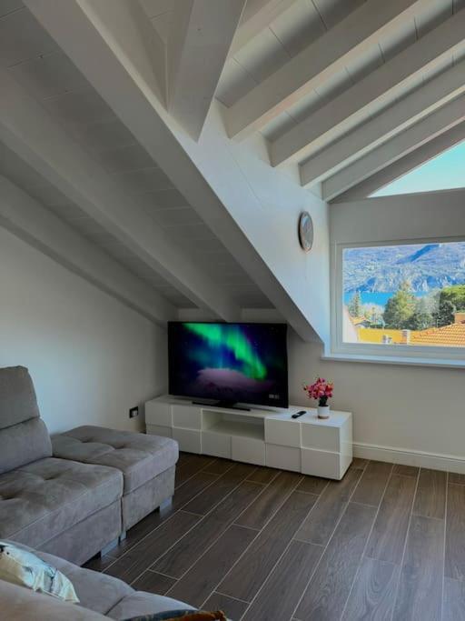 Apt. Aries - Penthouse Menaggio Exterior photo
